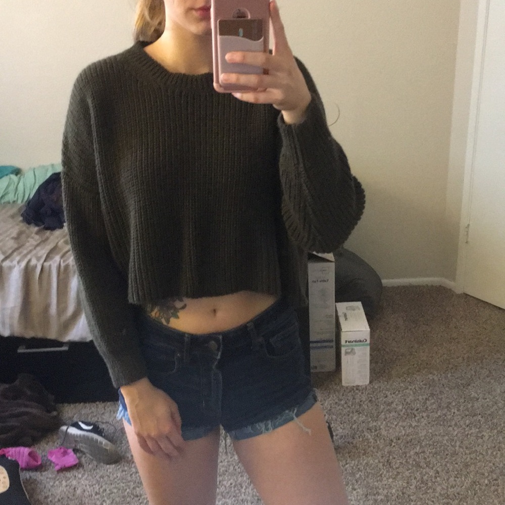 Don’t ask why green crop top sweater